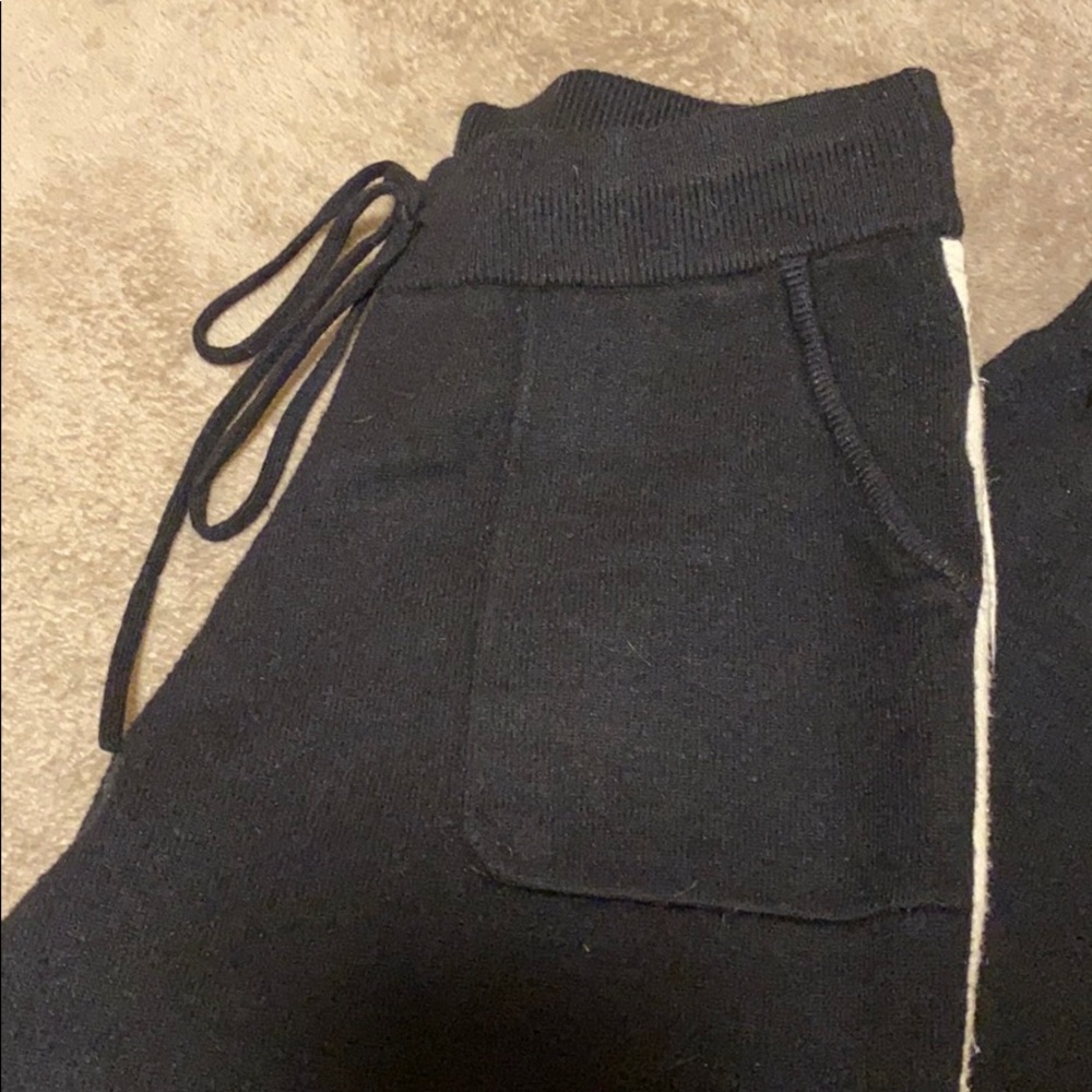 Joggers - Picture 2 of 4